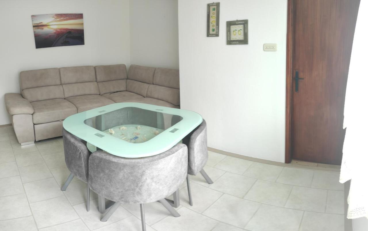 Apartmani Mille Starigrad Paklenica Dış mekan fotoğraf